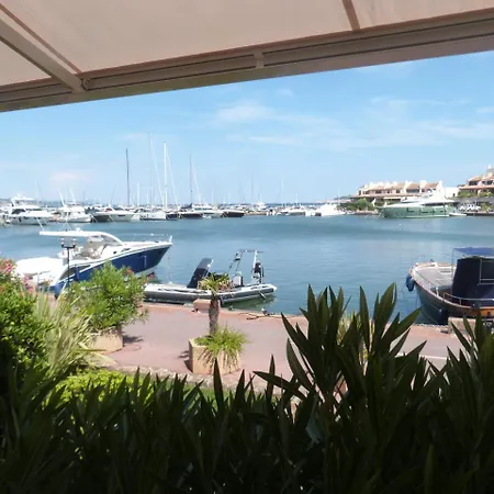 شقة Marcogcani - Golfe De St-tropez - Vue Imprenable Et Acces Direct Au Port كوغولين