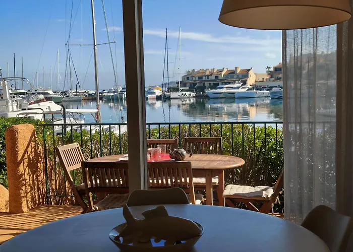 Marcogcani - Golfe De St-tropez - Vue Imprenable Et Acces Direct Au Port Apartman *